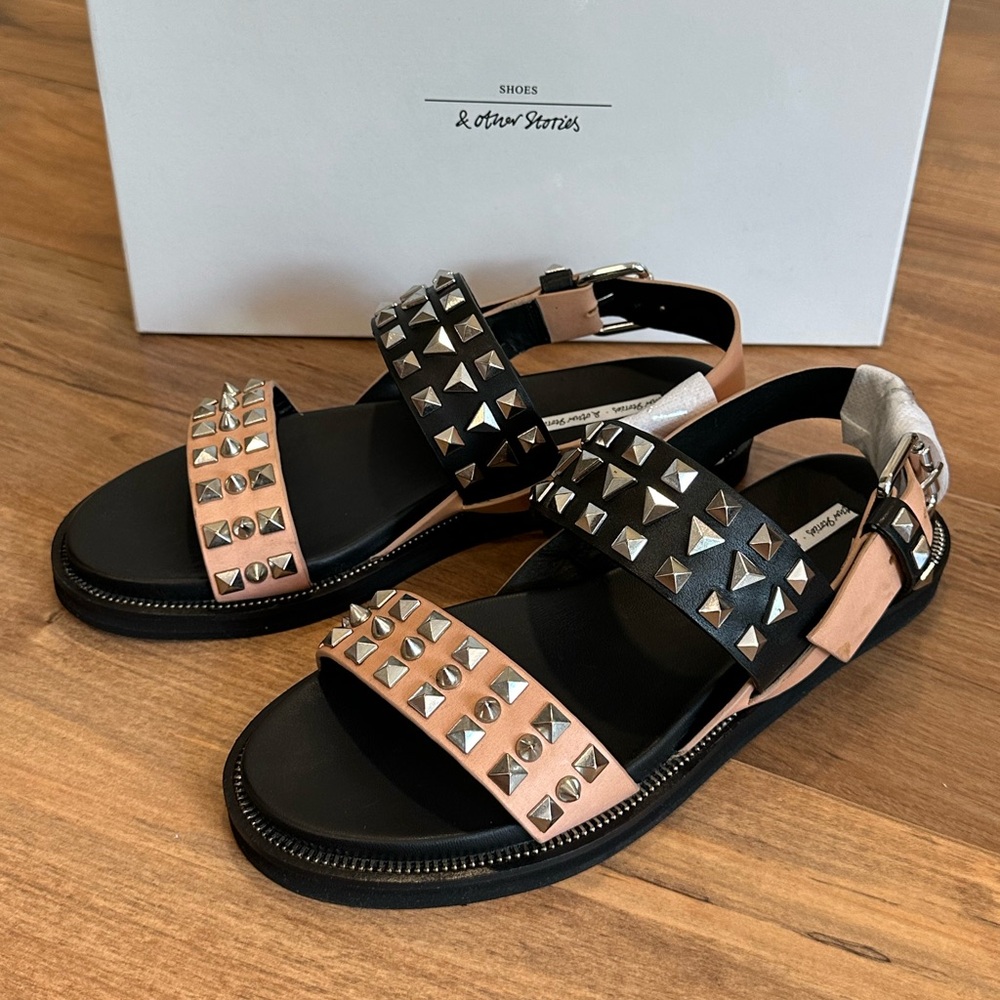 NWT & OTHER STORIES Tow Toned Studded Sandals Size 37/US 7